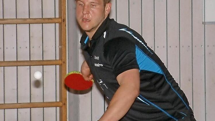 Mit einem 8:8 gegen den TSV Windheim II ist der Aufsteiger SV Rothenkirchen in die 3. Bezirksliga gestartet. Dabei blieb David Scherbel blieb in seinen zwei Einzeln unbezwungen. Foto: Hans Franz