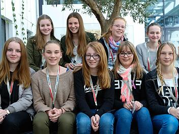 Neun Mädchen zwischen 13 und 15 Jahren besuchten am Girls' Day die Mediengruppe Oberfranken in der Bamberger Gutenbergstraße und bekamen Einblicke in die Arbeit von Redaktion und IT. Foto: Matthias Hoch