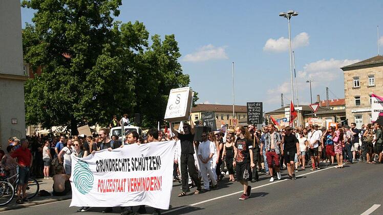 Demonstration gegen das geplante Polizeiaufgabengesetz am 12. Mai 2018 in Bamberg. Foto: Werner Baier