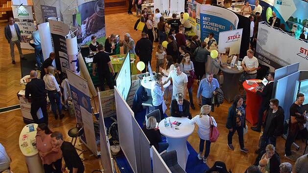 So ein Andrang herrschte 2019 vor der Corona-Pandemie bei der Jobmesse im Max-Littmann-Saal. Foto: Lydia Molea