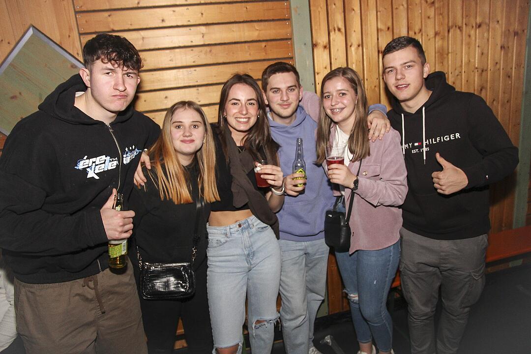 Mit vielen Party-Songs der 80er & 90er und Rock-Pop Klassikern