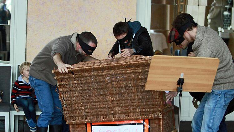 Musiker mit Räubermasken: Das Philharmonische Blechbläserquintett des Landestheaters begeisterte beim"Concert for Kids" im Spiegelsaal. Foto: Jochen Berger