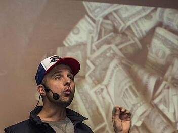 Michael Wigge reiste ohne Geld, aber mit allerlei verr&uuml;ckten Ideen um die Welt. Foto: Ren&eacute; Ruprecht