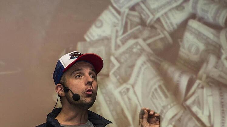 Michael Wigge reiste ohne Geld, aber mit allerlei verrückten Ideen um die Welt. Foto: René Ruprecht