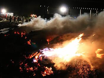 Eindrücke vom Brand in Haard in der Nacht auf Sonntag. Foto: Ralf Ruppert