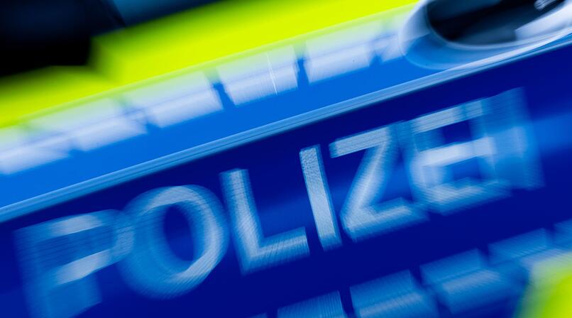 Ladendiebstahl in Knetzgau: M&auml;nner fl&uuml;chten mit Auto &ndash; Mitarbeiter verletzt