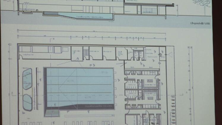 Außenansicht und Blick ins "Innenleben" des neuen Hallenbades