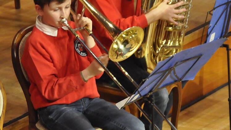 Junge Musiker aus dem Vororchester des Jugendmusikkorps'.  Foto: Peter Klopf