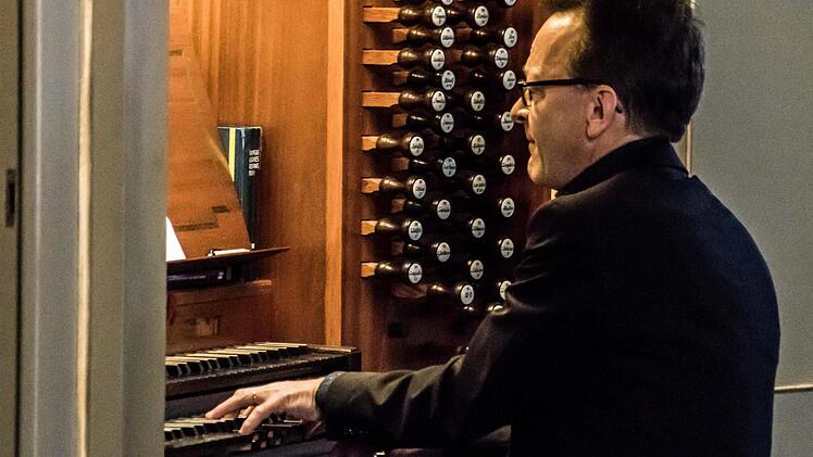 Rudolf Lutz gastierte an der Schuke-Orgel der Coburger Morizkirche.Foto: Jochen Berger