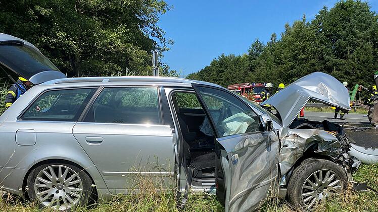 Traktor-Unfall auf der B303