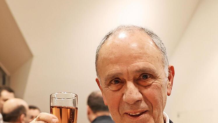 Mit Sekt rosé stieß der Marktleugaster Bürgermeister Franz Uome (CSU) auf das neue Jahr an.