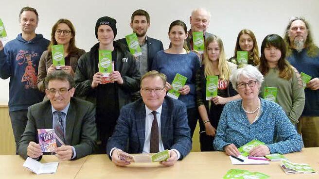 Vertreter Bamberger Organisationen und Institutionen, die zum Programm der Wochen beitragen, waren bei der Vorstellung durch OB Starke, Mohamed Hédi Addala und Jane Westrop dabei. Foto: Marion Krüger-Hundrup