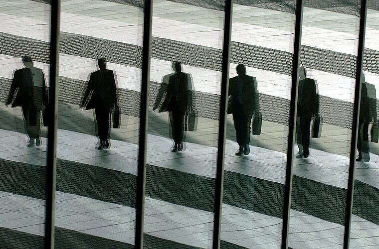 Linke kritisiert hohe Verdienste von Dax-Vorständen