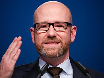 Peter Tauber hat mit seinem Tweet für viel Aufregung im Netz gesorgt. Foto: Michael Kappeler/ dpa.