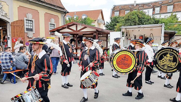 Auch etwas für's Auge: Der Spielmannszug St. Otto gab am Wochenende mehrere Kostproben seines Könnens. Foto: RiegerPress