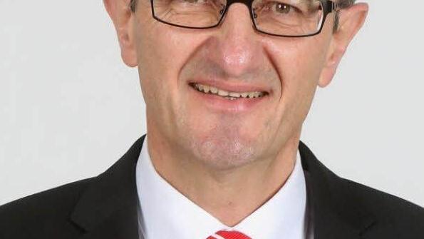 Sparkassen-Vorstand Harry Weiß verteidigt im Kulmbacher Stadtrat die geplanten Filialschließungen. Foto: Archiv