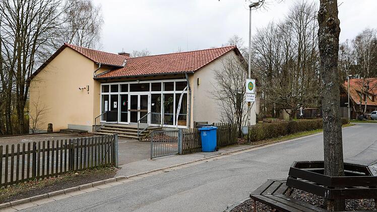 Um den Fortbestand der kleinen Schule im Stadtteil Wildensorg geht es bei der geplanten Schulsprengeländerung. Foto: Matthias Hoch