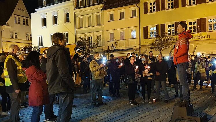 Auf seiner Info-Tour machte Bodo Schiffmann, einer der Köpfe der Querdenker-Bewegung, auch in Kulmbach Station. Foto: Christine Fischer