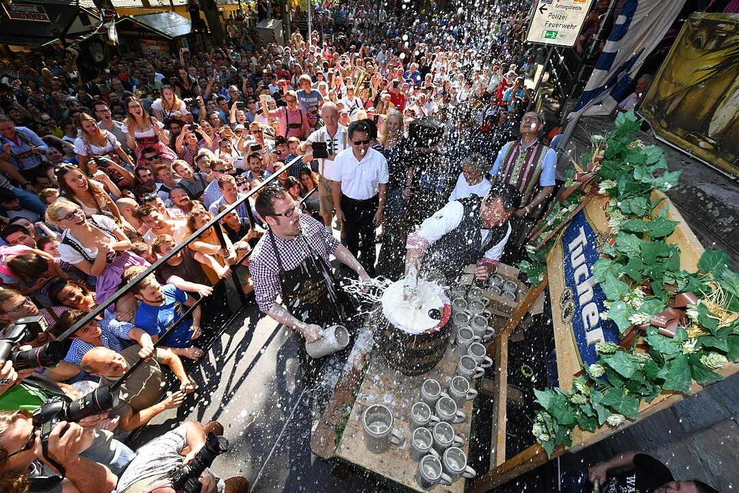 Bergkirchweih 2017: Drei Schläge zum Bieranstich