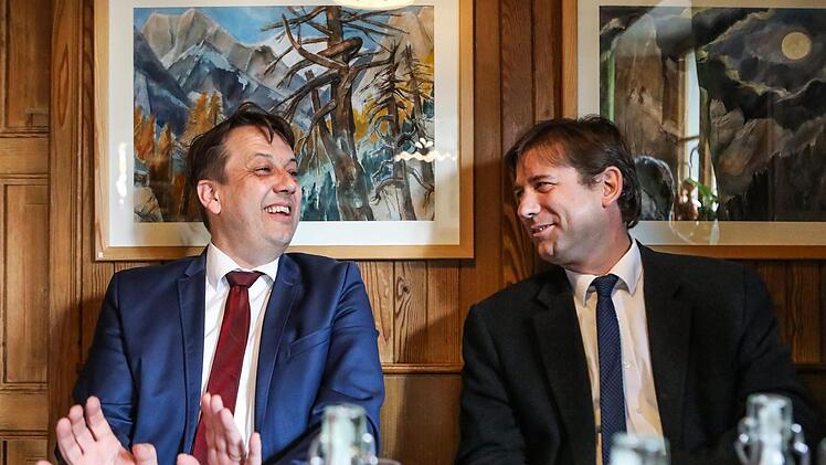 Trotz Wahlkampf in gelöster Stimmung: Reiner Büttner (links) und Hermann Ulm.  Fotos: Barbara Herbst