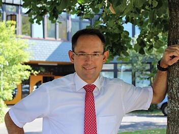Der aus der Oberpfalz stammende und in Poppenroth beheimatete Michael Kreil freut sich auf seine neue Aufgabe als Direktor der Realschule Bad Brückenau. Foto: Julia Raab