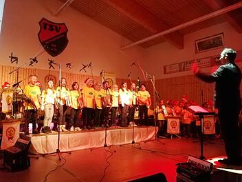 Die "Rennsteigspatzen" begeisterten mit ihrem Gesang. Foto: K.- H. Hofmann