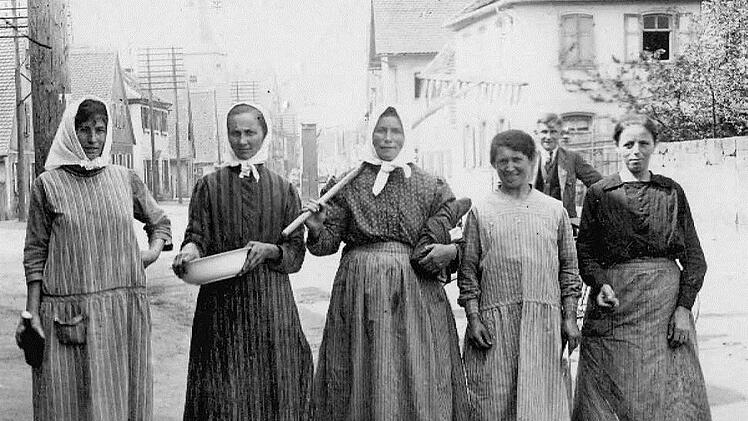 Die Gärtnerinnen Maria Huberth, Anna Reichelt, Katharina Kestler, Anna Friesner und Margareta Brand 1914  Foto: privat