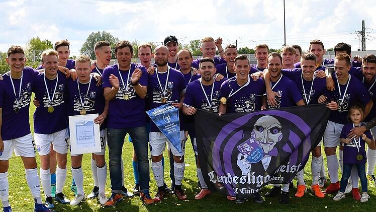 Der FC Eintracht Bamberg holte sich mit 81 Punkten die Meisterschaft in der Landesliga Nordost. Sportfoto Zink