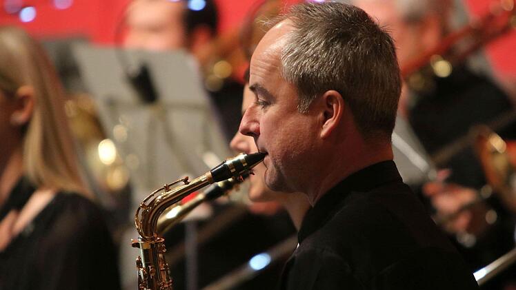 Begeisterten Beifall verdiente sich die Blaskapelle Meeder bei ihrem Jahreskonzert in der ausverkauften Schulturnhalle. Foto: Jochen Berger