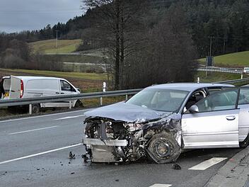 Die B 85 bei der Holzmühle ist nach dem Ausbau der Straße ein Unfallschwerpunkt geworden. An der Abzweigung nach  Grafendobrach (rechts) hat es  am Mittwoch wieder gekracht.  Foto: Karl Heinz Weber