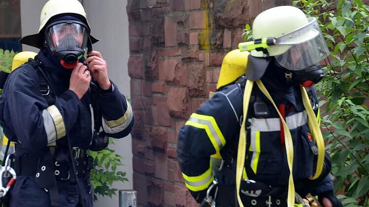 Dramatische Szenen bei der Großübung am Samstag im Haus Kreuzberg der Kurklinik "Am Kurpark" in Bad Kissingen.  Foto: Rauch