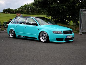 Die Liebe zu Autos verbindet Menschen diverser Schichten, unterschiedlichstem Alter und s&auml;mtlichen Herk&uuml;nften. Foto: Dominik Lippold