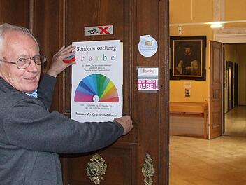 Wie vielseitig das Thema Farbe ist, zeigt die Ausstellung im Museum der Geschichte Ebrachs. Im Bild Viktor Fieger Foto: Barbara Gülta