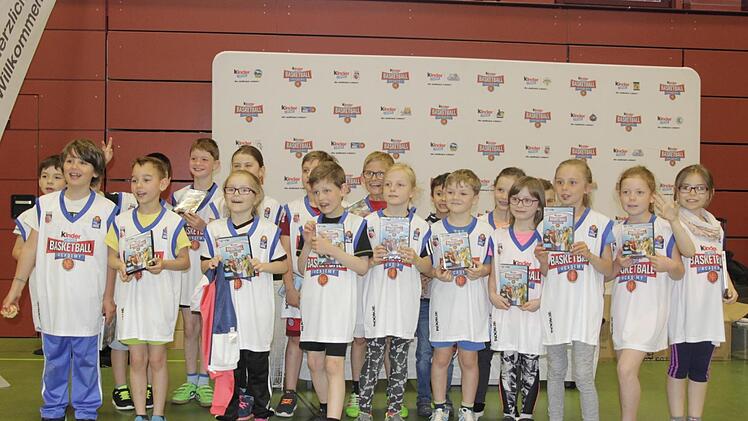Freude pur nach der Premiere beim kinder+sport-Tag bei der Klasse 2b.  Foto: Udo Schilling