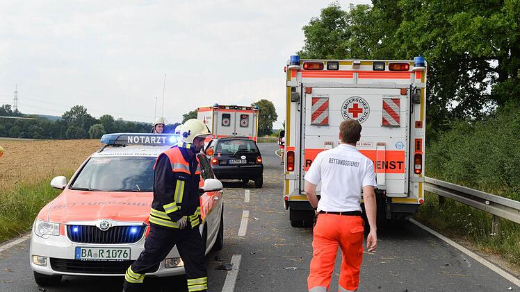 Ein 16-Jähriger ist am Donnerstagabend zwischen Straßgiech und Drosendorf tödlich verletzt worden. Foto: Ronald Rinklef