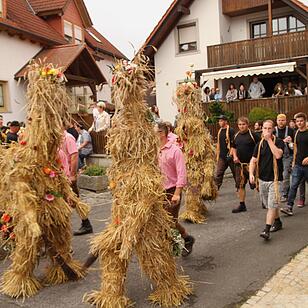 Strohbären in Kirchaich