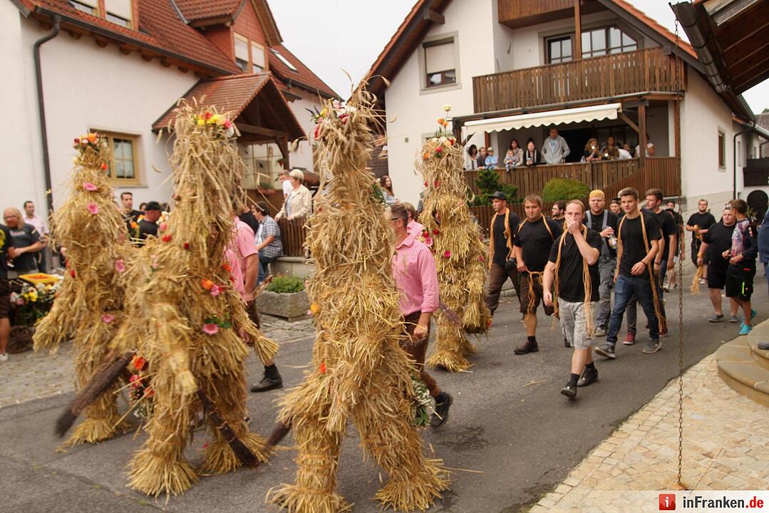 Strohbären in Kirchaich