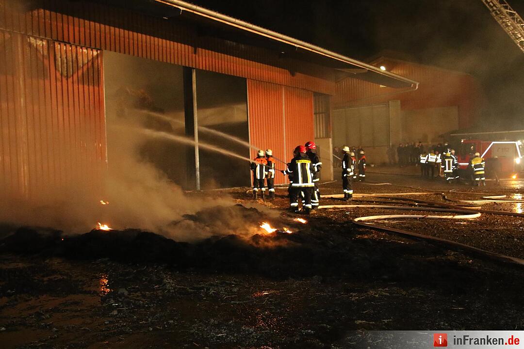 Großbrand zerstört Scheune in Herbartsdorf