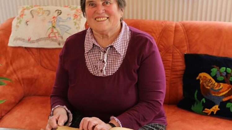Elfriede Ebenhack präsentierte alte Gesangbücher.  Foto: Franz Galster