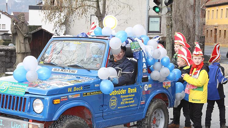 Impressionen vom Faschingsumzug in Wallenfels Foto: Michael Wunder