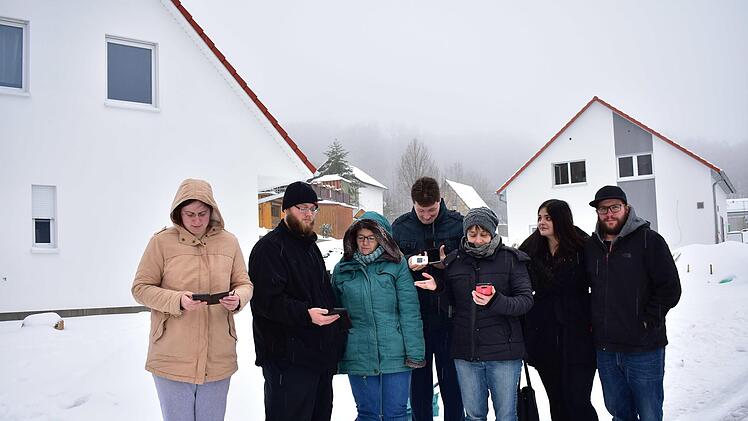 Die Familien im Neubaugebiet "Hofmannsgarten" in Hiltpoltstein sind bedient. Sie prüfen den Internetempfang. Foto: Petra Malbrich