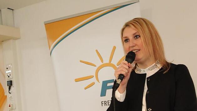 Regina Enz sorgt mit ihrer Entscheidung f&uuml;r reichlich Wirbel. Mit der Jungen Liste schaffte es die junge Politikerin in den Stadtrat. Nun will sie sich der CSU anschlie&szlig;en. Foto: Archiv/Christian Enz