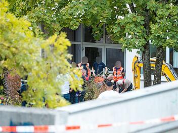 Sulzbach: Junge st&uuml;rzt in schmalen Schacht - aufwendige Aktion folgt