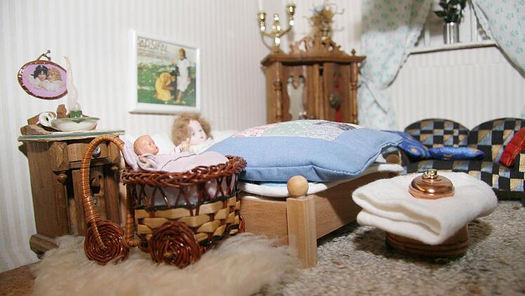 Die Puppenstuben im Heimatmuseum stammen aus verschiedenen Zeitepochen. Foto: Sonny Adam