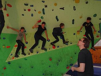 Die Eberner gehen wieder die Wände hoch: Am Sonntag startet die Indoor-Saison in der "Boulderbude" im Sportheim des TV in der Lützeleberner Straße.  Foto: Johanna Eckert