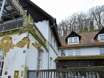 Noch geht der Verfall der alten Jugendherberge weiter. 2017 soll sie zum erlebnispädagogischen Kompetenzzentrum werden.  Foto: Ronald Rinklef/Archiv