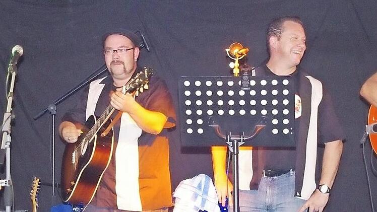 Die "Brassbound Rockets" sorgen f&uuml;r stilechten Sound. Foto: privat