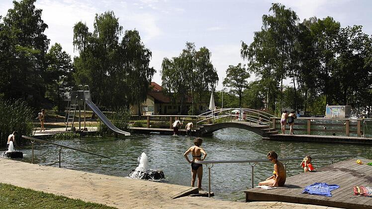 Im Naturbad Weißenbrunn bei Nürnberg. Foto: Mathias Orgeldinger