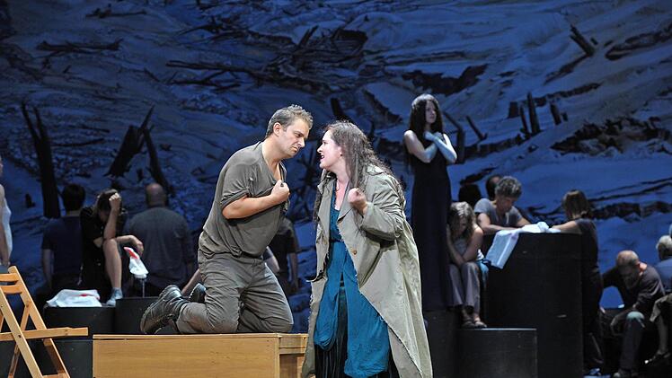 Szene aus Bellinis "Norma" am Landestheater Coburg.Foto: Andrea Kremper