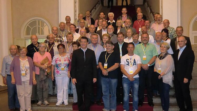 Die Ausfl&uuml;gler aus den Ha&szlig;bergen im Maximilianeum.Vorne in der Mitte MdL Steffen Vogel Foto: privat